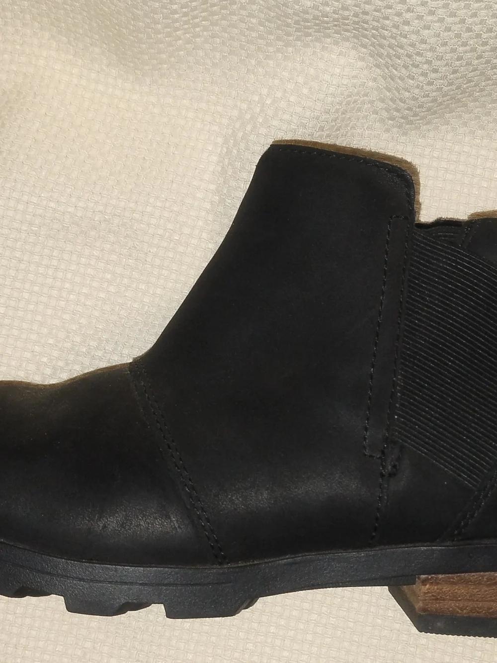 Sorel Emelie Size 6 Chelsea Boots